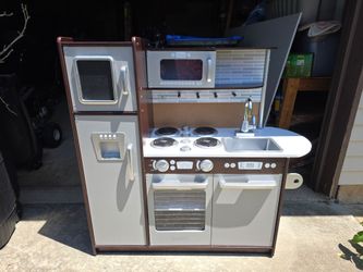 KidKraft Uptown Espresso Wooden Play Kitchen – Great Condition!