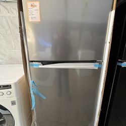 Element Refrigerator In Stainless Steel 