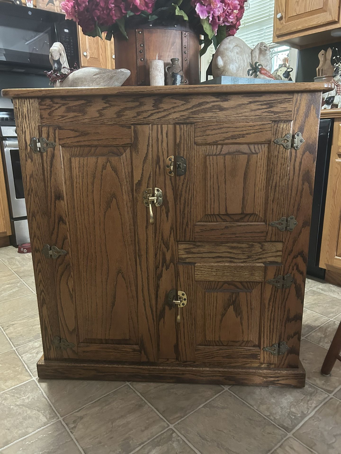 Oak 36h x 35w x 18d Cabinet