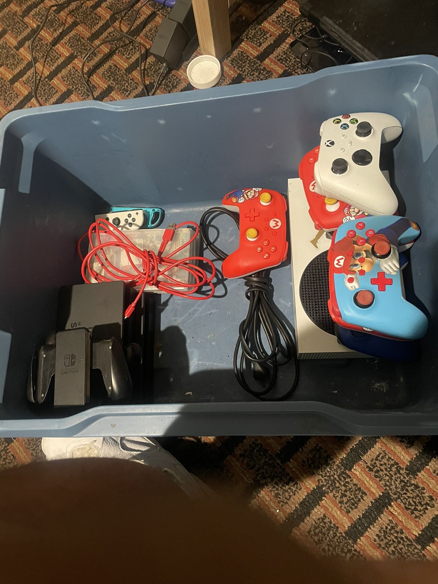 Xbox S & Nintendo Switches With 7 Xbox S Controllers All Cords No Games… Nintendo Switch Comes With 3 Chargers Box 2 Controllers 4 Games 