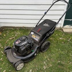 Craftsman 7.25 hp 163 cc Briggs & Stratton platinum engine series push mower with rear bag