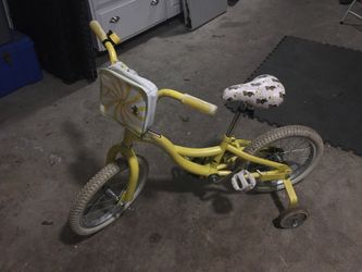 Raleigh 16 “ wheels training bike with wheels