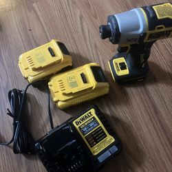 New Dewalt 1/4” 3-speed Impact With Charger And 2 Batteries 
