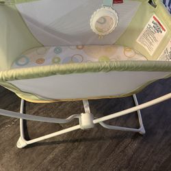 Bassinet With Mirror