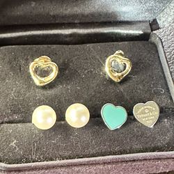 Return To Tiffany Earrings 