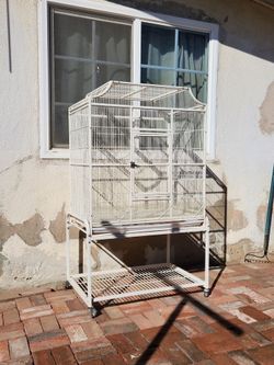 Rolling bird cage