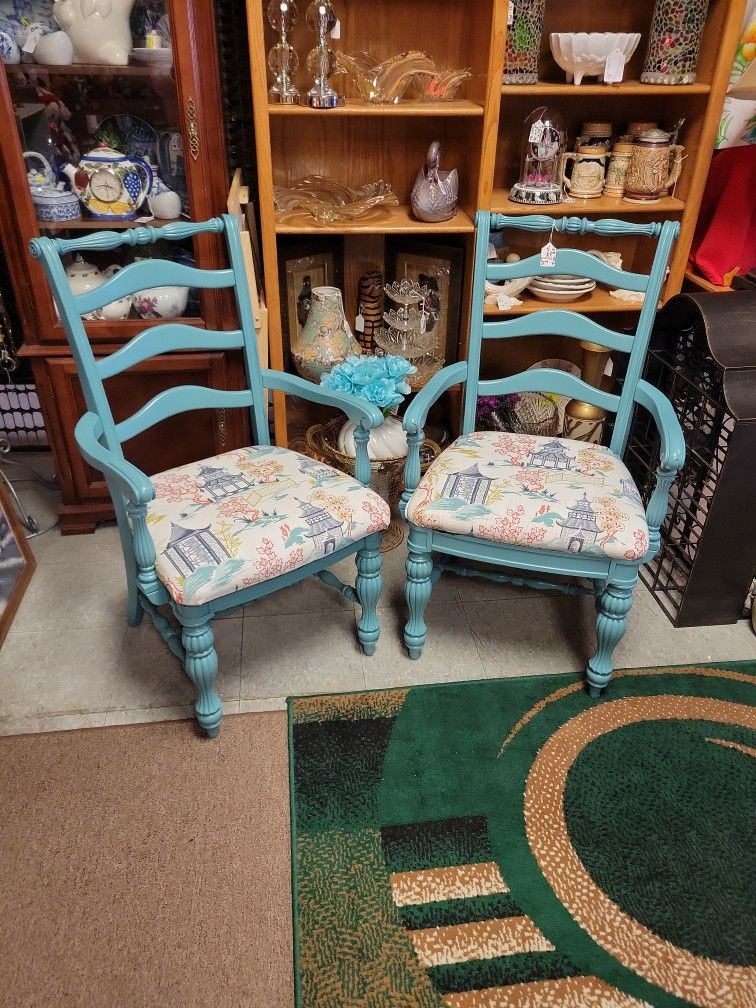 Set Of Accent  Chairs 