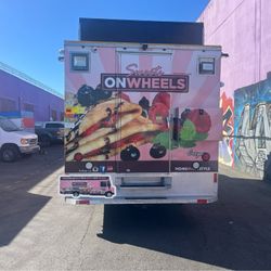 Nice Clean  truck Ready To Make Money 