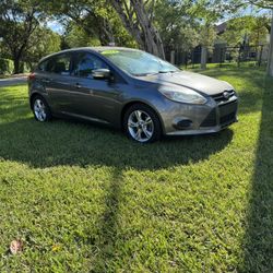 FORD FOCUS HB 🏁🏁 LOW MILES 