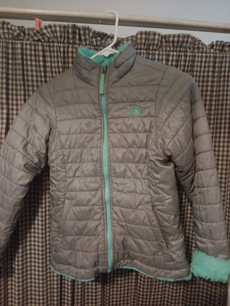 North Face Jacket. Kids Mediim. 