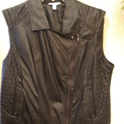 Black Pleather Bomber  Vest By Boutique 