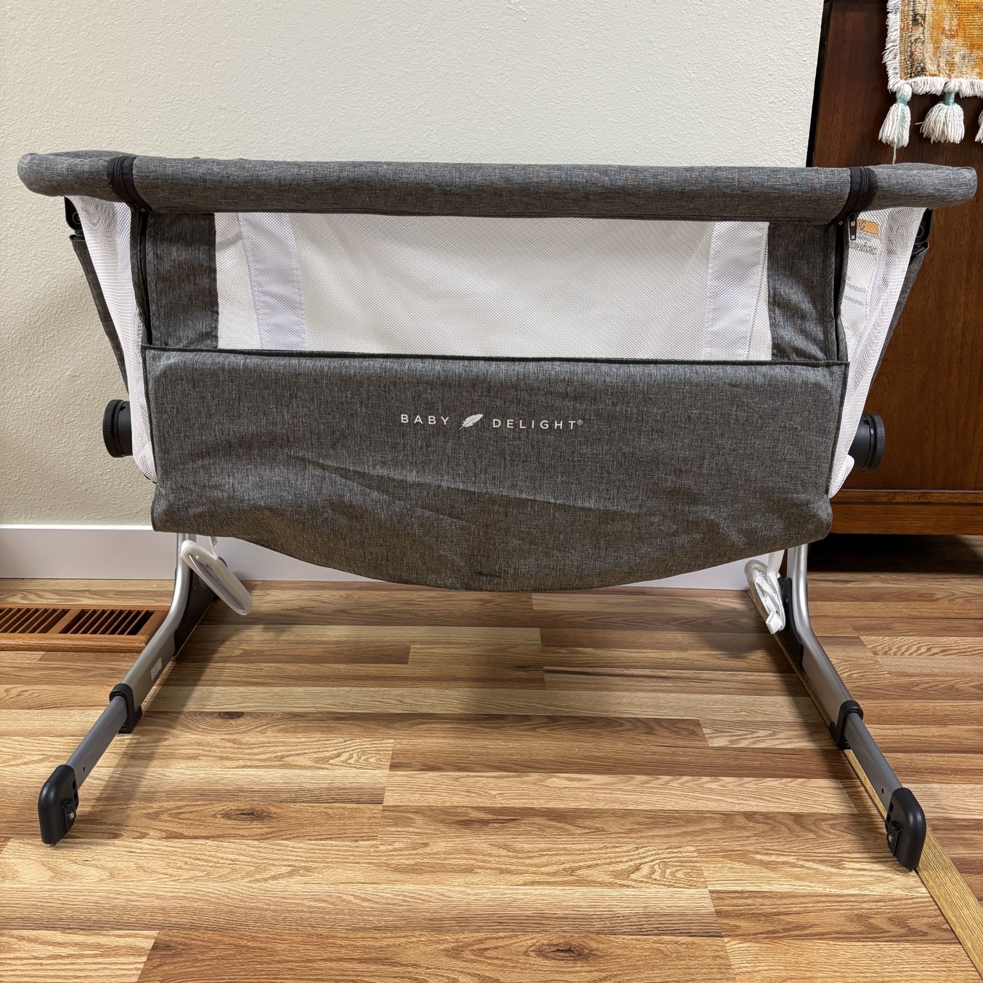 Baby Delight Beside Me Dreamer Bassinet Adjustable Height Portable Bedside