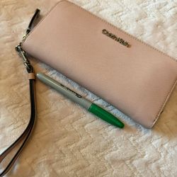 Calvin Klein Saffiano Leather Wristlet Light pink