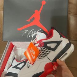 Jordan 4 Fire Red Size 8.5