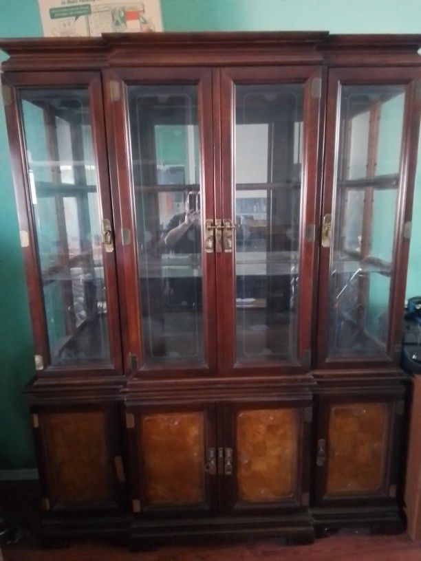 China Cabinet Hutch