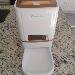 Automatic Pet Feeder $25