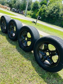 Set of 4 225/50R17 Tires with 5-Spoke Black Rims