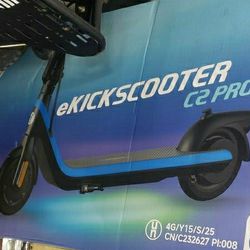 Folding electric scooter powered by Segwa