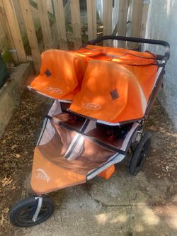 Bob revolution double jogging stroller