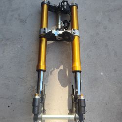 Yamaha R6 Front Forks Triple Tree And Axle NOT BENT