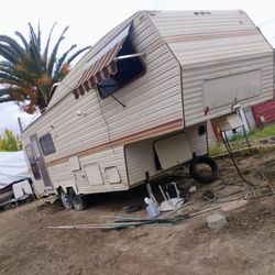 Automate Fifth Wheel Trailer 