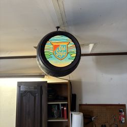 Vintage Heileman‘s Old Style Beer pure genuine hanging barrel light La Cross Wisconsin works great 