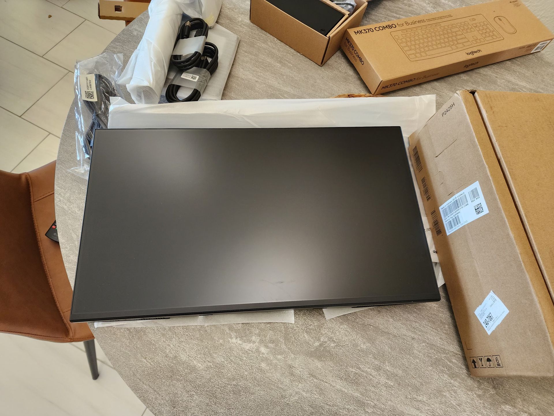 Dual Dell P2425H Monitor, Logitech MK370 Combo, ThinkPad Dock