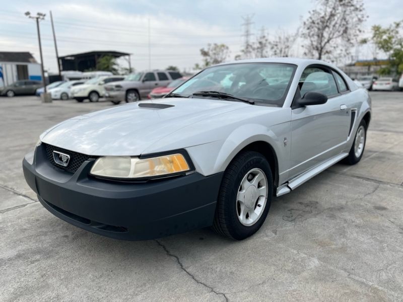 2000 Ford Mustang