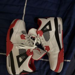 Jordan 4 fire red
