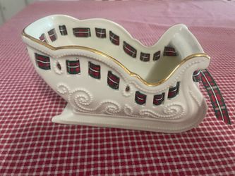 Lenox Christmas Sleigh, Excellent Condition