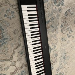 YAMAHA Piaggero NP-12 Digital Piano Keyboard