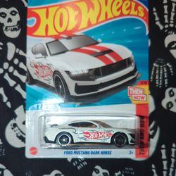 Hot Wheels 🔥 FORD MUSTANG DARK HORSE