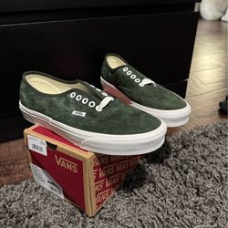 Vans 8.5 Authentic
