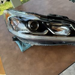 2017 Honda Accord Sport Passenger Headlight 