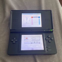 DS Lite With Charger And Pokémon White