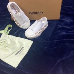 Burberry Unisex Sneakers 