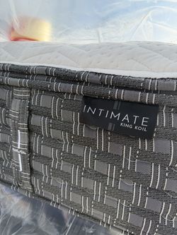 California King Size Bed Mattress King Koil Intimate Luxury Firm Button Top Pillow Stearns & Foster Reserve Aireloom Kluft Hotel Collection Purple 