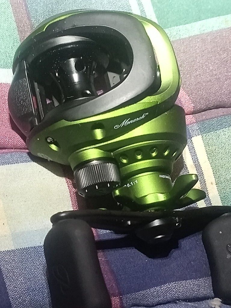 Flueger Monarch