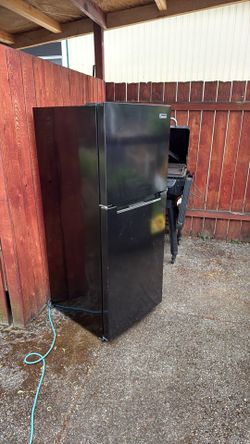 Small Apt Refrigerator