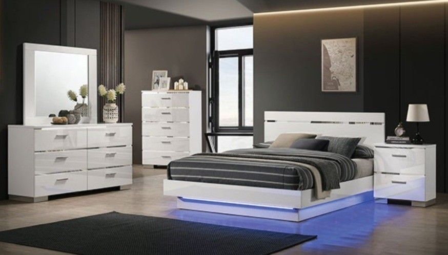 Brand New White Modern Style 4pc Queen Bedroom Set (Available In California & Eastern King Size)