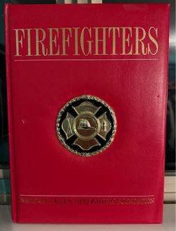 2003 Firefighters National Fallen Firefighters Foundation Illustrated Large Book.