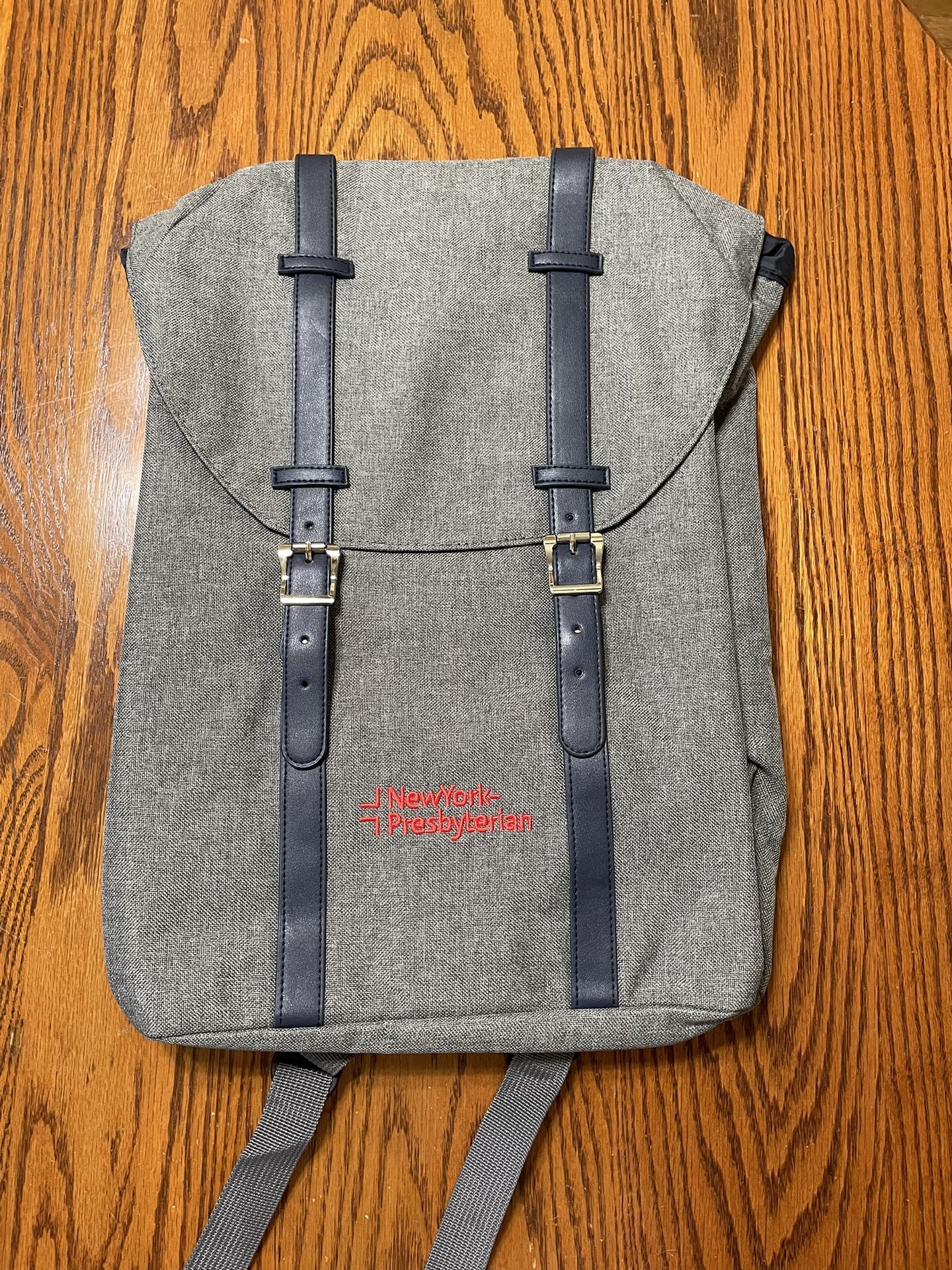 Gray New York and Company backpack New York Knicks FISLL Gray Backpack main image 4