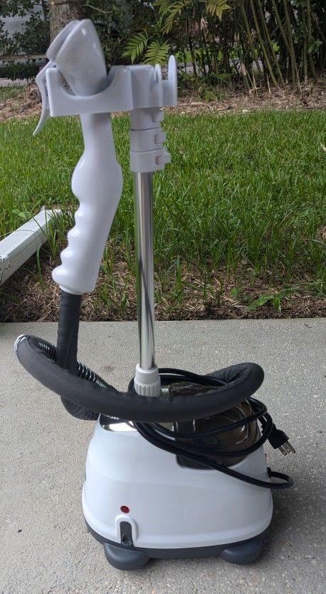 Garment / Drapery Steamer /
Like New