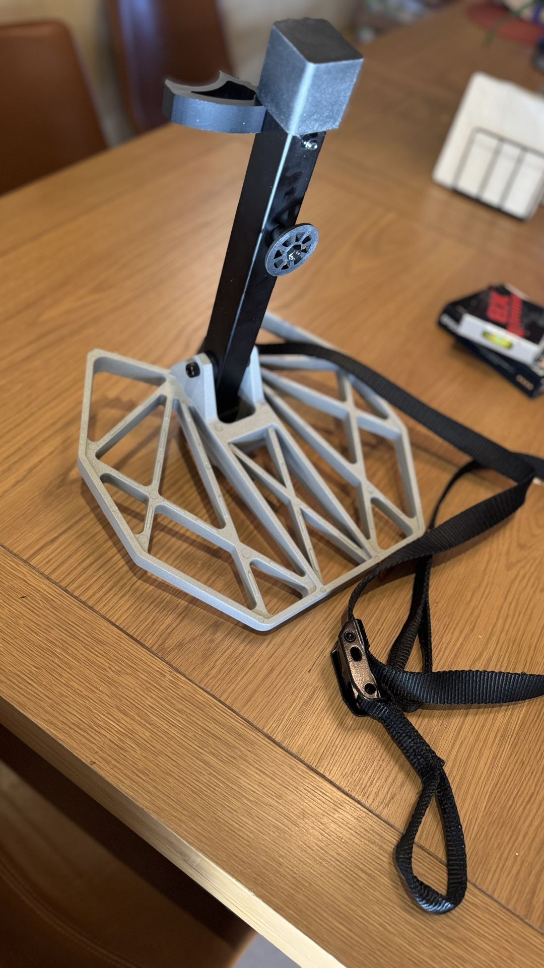 Hunting Platform, 12"x12" Die-Cast Aluminum Saddle Hunting Platform,