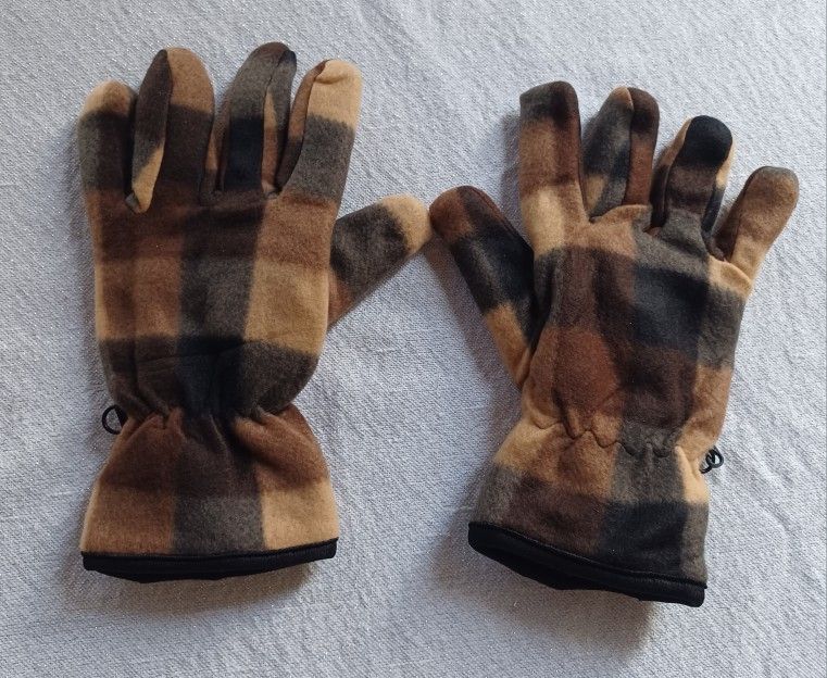 NEW Soft, Brown And Black Plaid Gloves