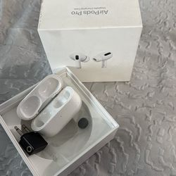 Air pods pro MagSafe charging case only !