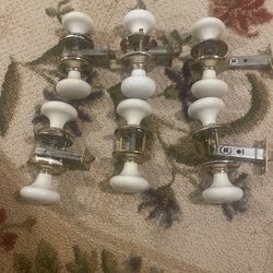 6 Porcelain Door Knobs