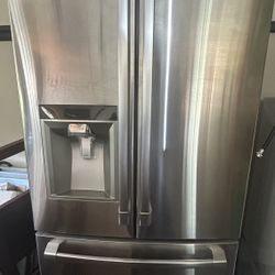 Kenmore PRO Refrigerator / Freezer