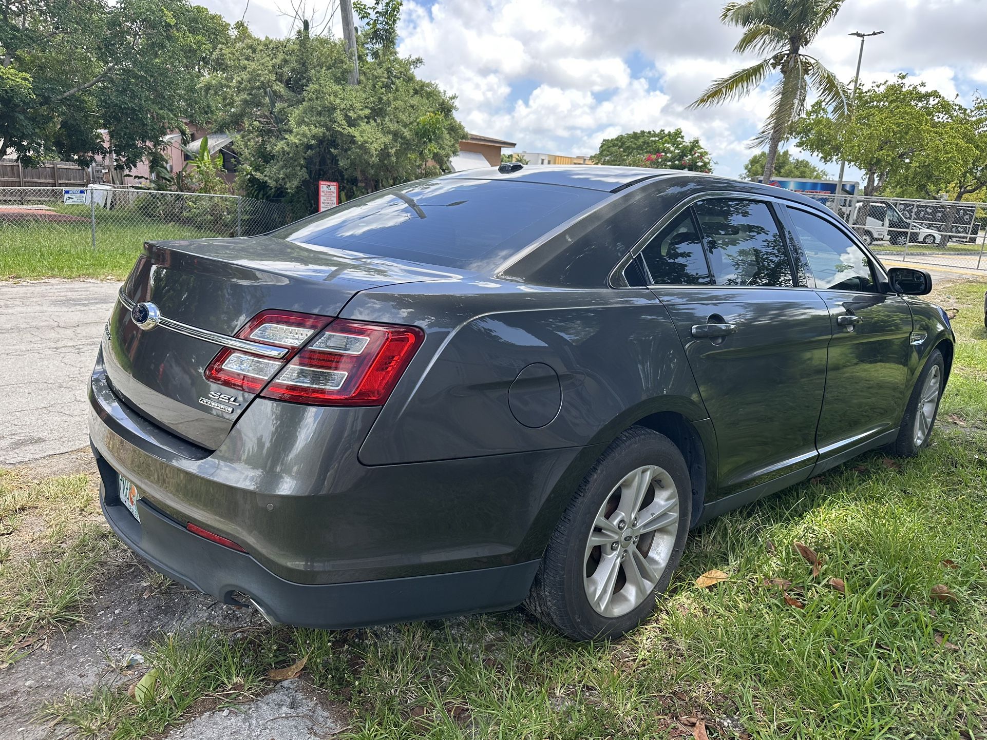 2015 Ford Taurus
