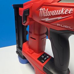 MILWUAKEE M18 FUEL BRUHLESS 18 GA  STAPLER TOOL ONLY NEW